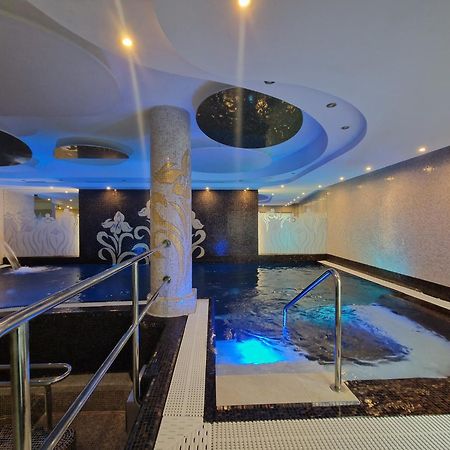 Spa Hotel Iris KLV Exterior foto